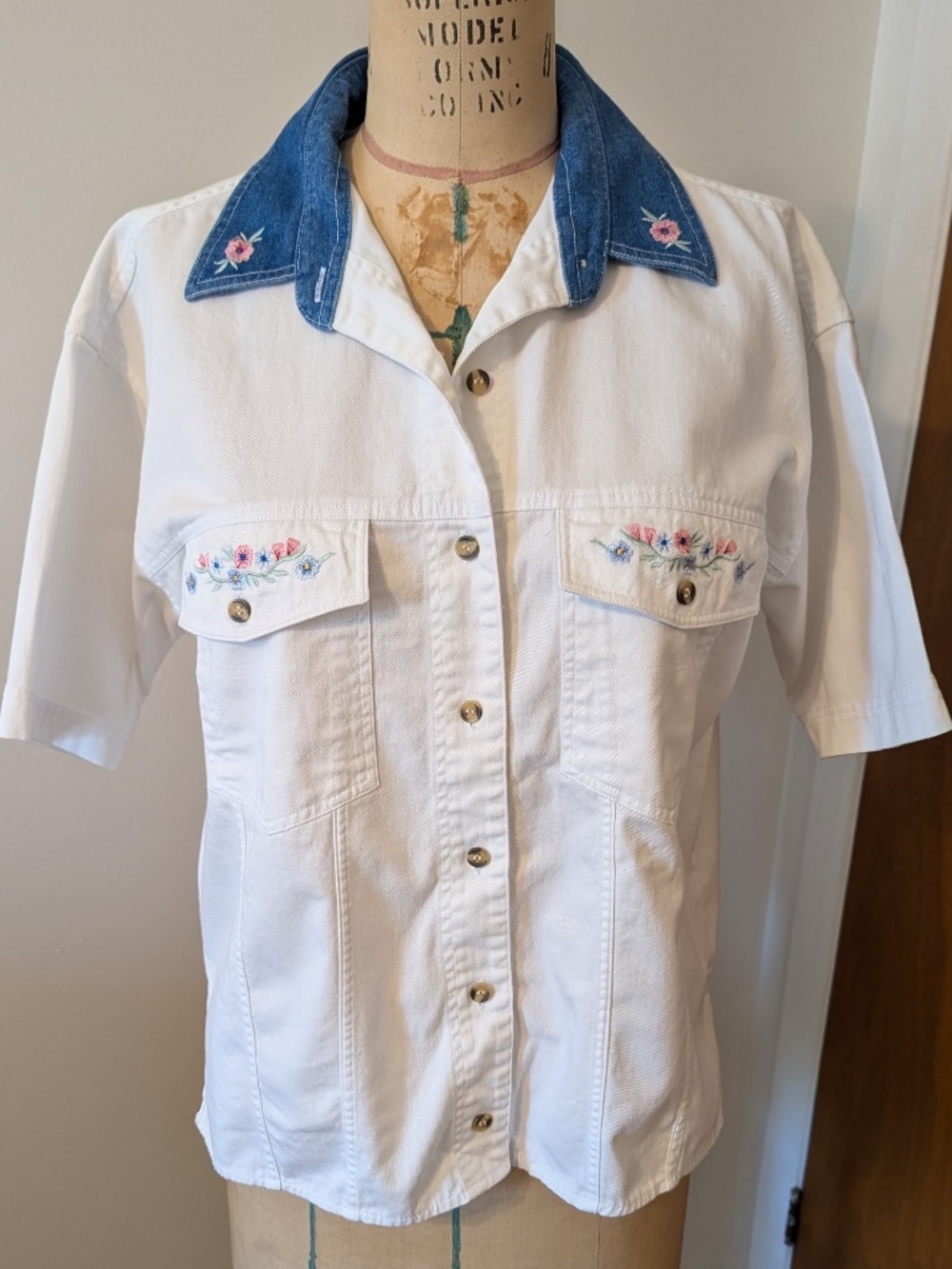 2000's Short sleeves button down